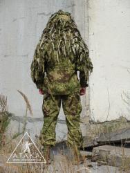 Тот же силуэт но в накидке. Пропадают привычные очертания